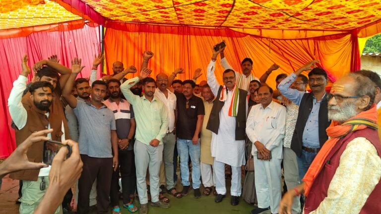 भुगतान के लिए पांचवें दिन भी धरने पर ट्रक मालिक, कांग्रेस ने दिया समर्थन